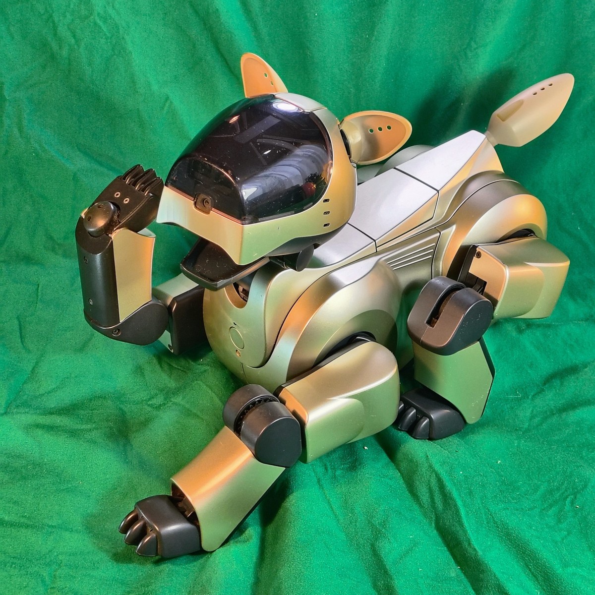 Junk Gold Aibo ERS-210 Sony w/Box w/Memory w/Pink Ball No Tested