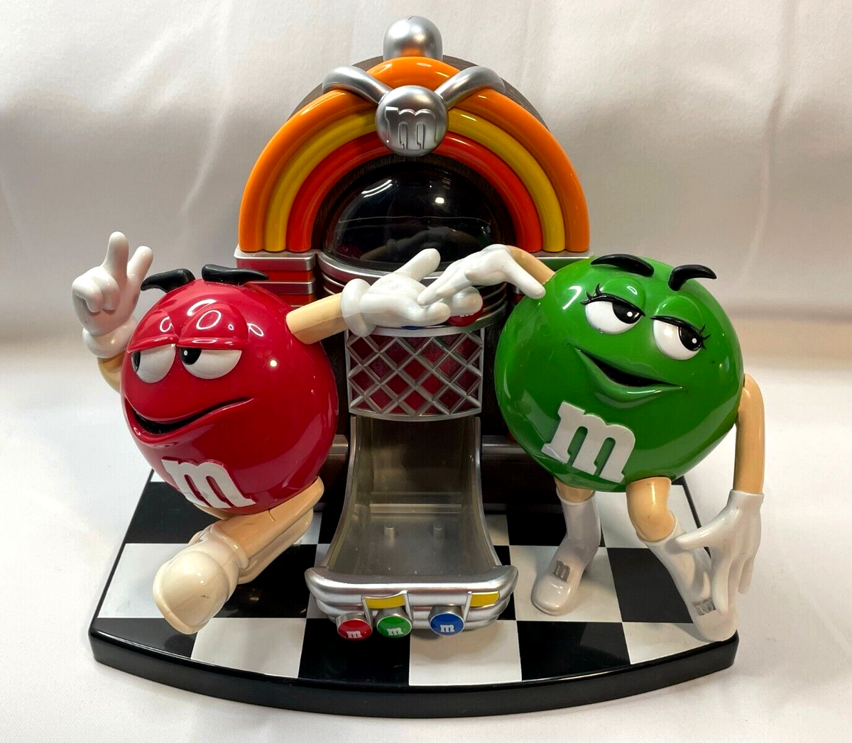 M&M Jukebox Candy Dispenser Rock & Roll Cafe dancing vintage