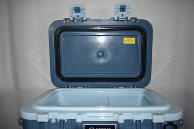 Magellan Outdoors Pro Explore Icebox 25 Qt Hard Cooler Dark Blue