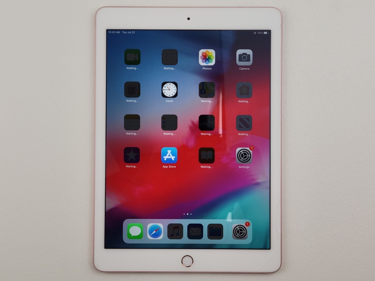 Apple iPad Pro (9.7-inch) (1st Gen.) (A1673) 32GB (Wi-Fi Only