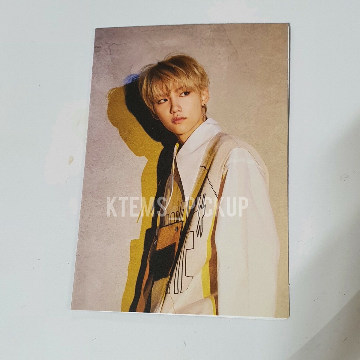 restocked) Stray Kids Yellow Wood message photocard Pre order