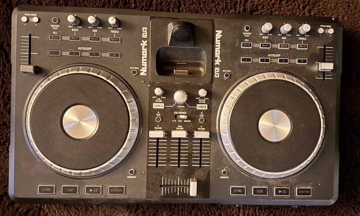 Numark DJ Controller iDJ3, USB iPod Dock, Auto Loop In Black Color