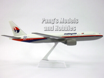 Boeing 777 (777-200) Malaysia Airlines 1997 - 50 Years 1/200 Scale