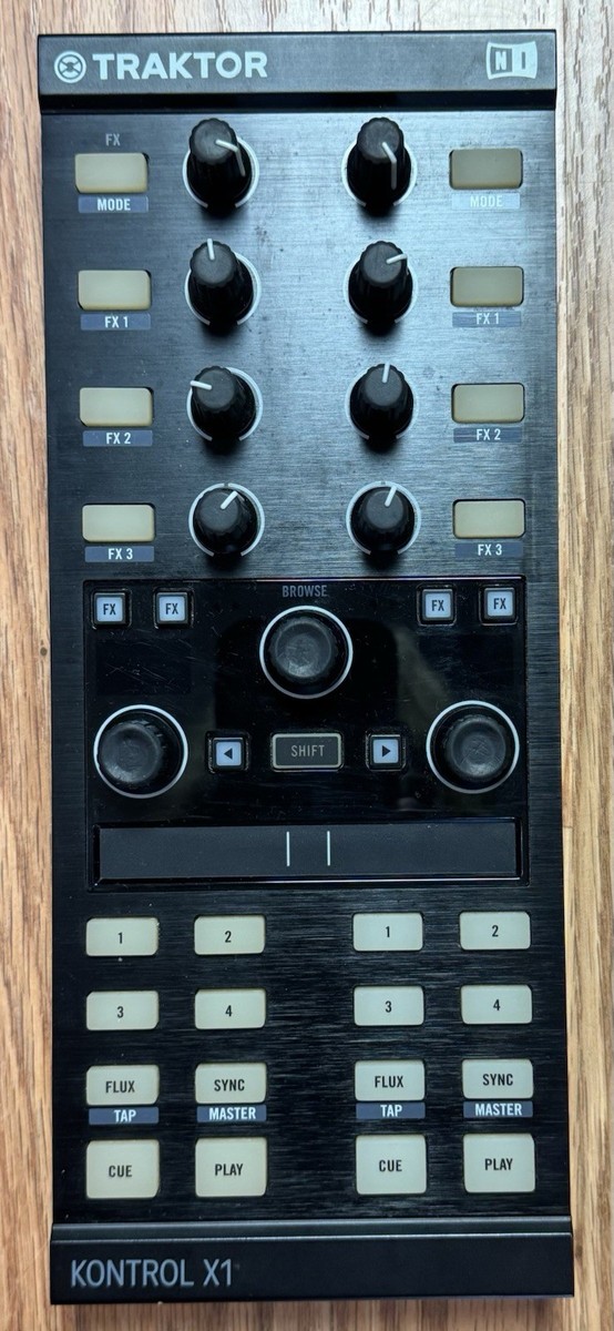 Native Instruments Traktor Kontrol X1 MK2 DJ Controller USB FX