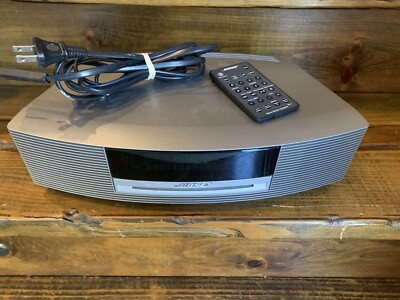 Bose Wave Music System AWRCC1 / CD Player And remote. Works Great