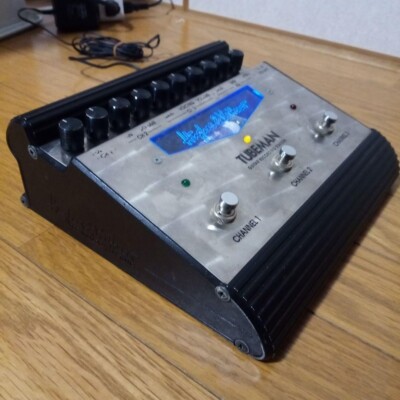 HUGHES & KETTNER Tubeman 2 Mk-II Preamp Effects Pedal In Working