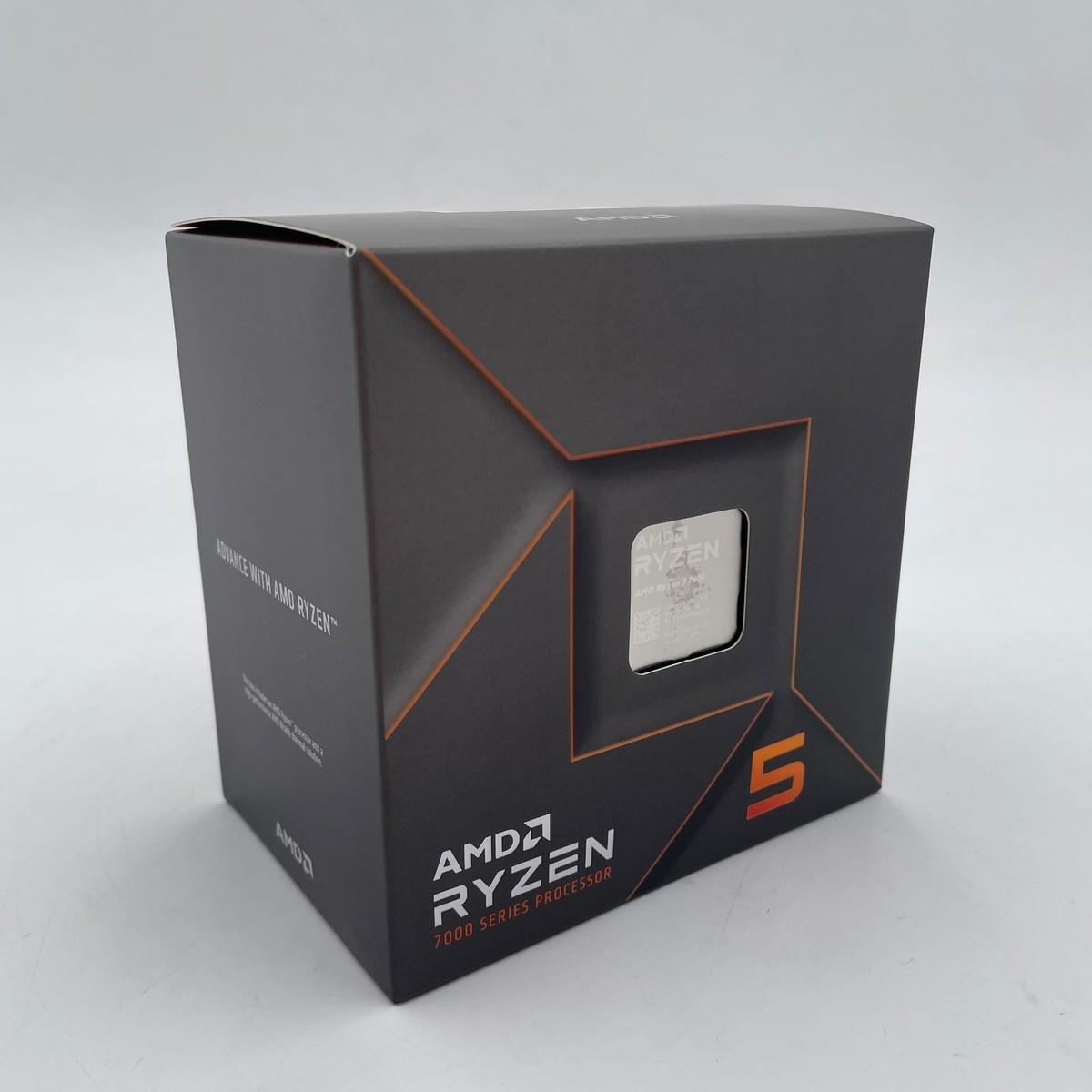AMD Ryzen 5 7600 6-Core, 12-Thread Unlocked Desktop Processor