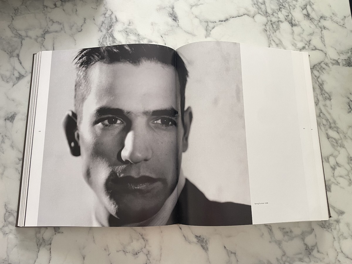 RARE DELUXE LTD ED Giorgio Armani Guggenheim FABRIC CLAMSHELL BOX