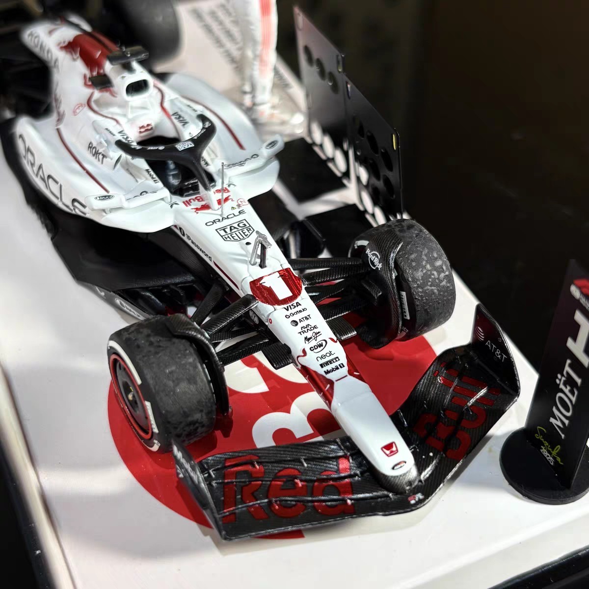 minichamps 1:43 RB21 Verstappen F1 2025 Winner Japan Figure