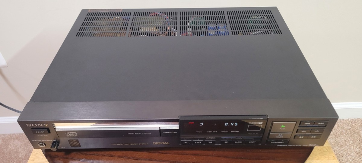 Sony CDP-302ES Compact Disc Player. Tested, Works With Issue