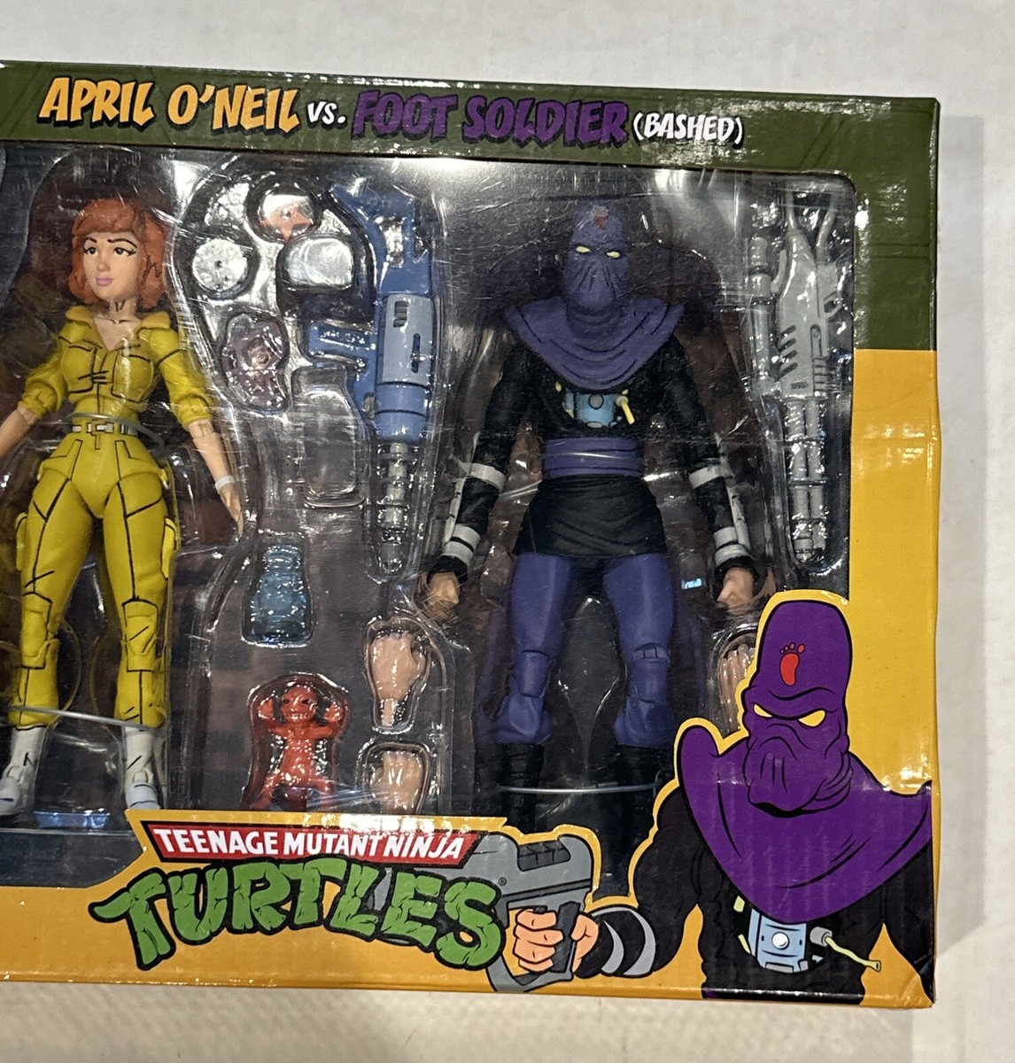 NECA Teenage Mutant Ninja Turtles April O'neil vs Foot Soldier