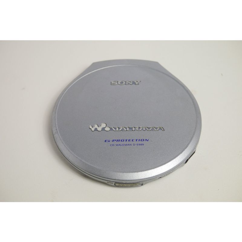 SONY CD Walkman Portable CD Player Silver G-PROTECTION D-E999