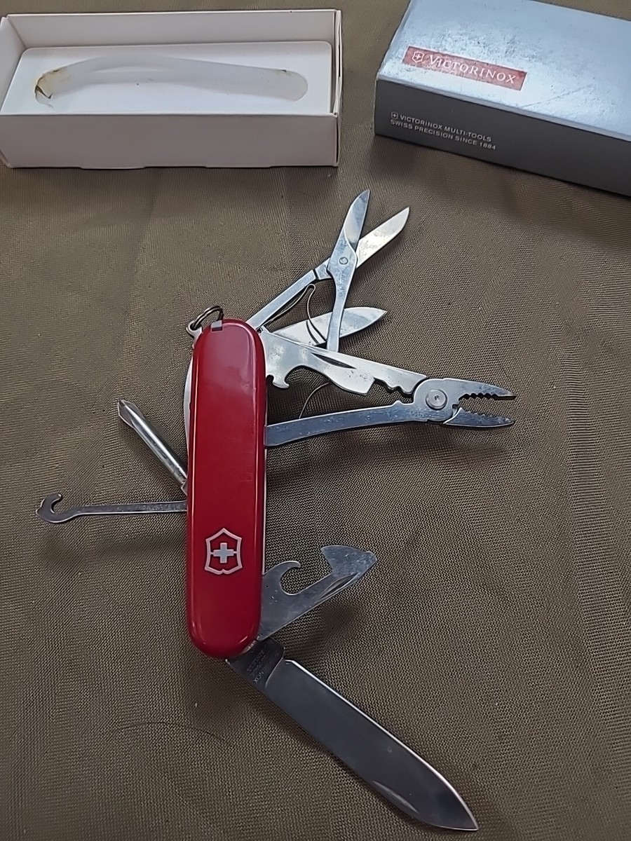 Victorinox 53481 Swiss Army Multi Tool Deluxe Tinker Red Pocket