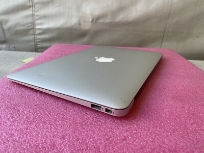 Apple MacBook Air A1370 Mid 2011 11.6