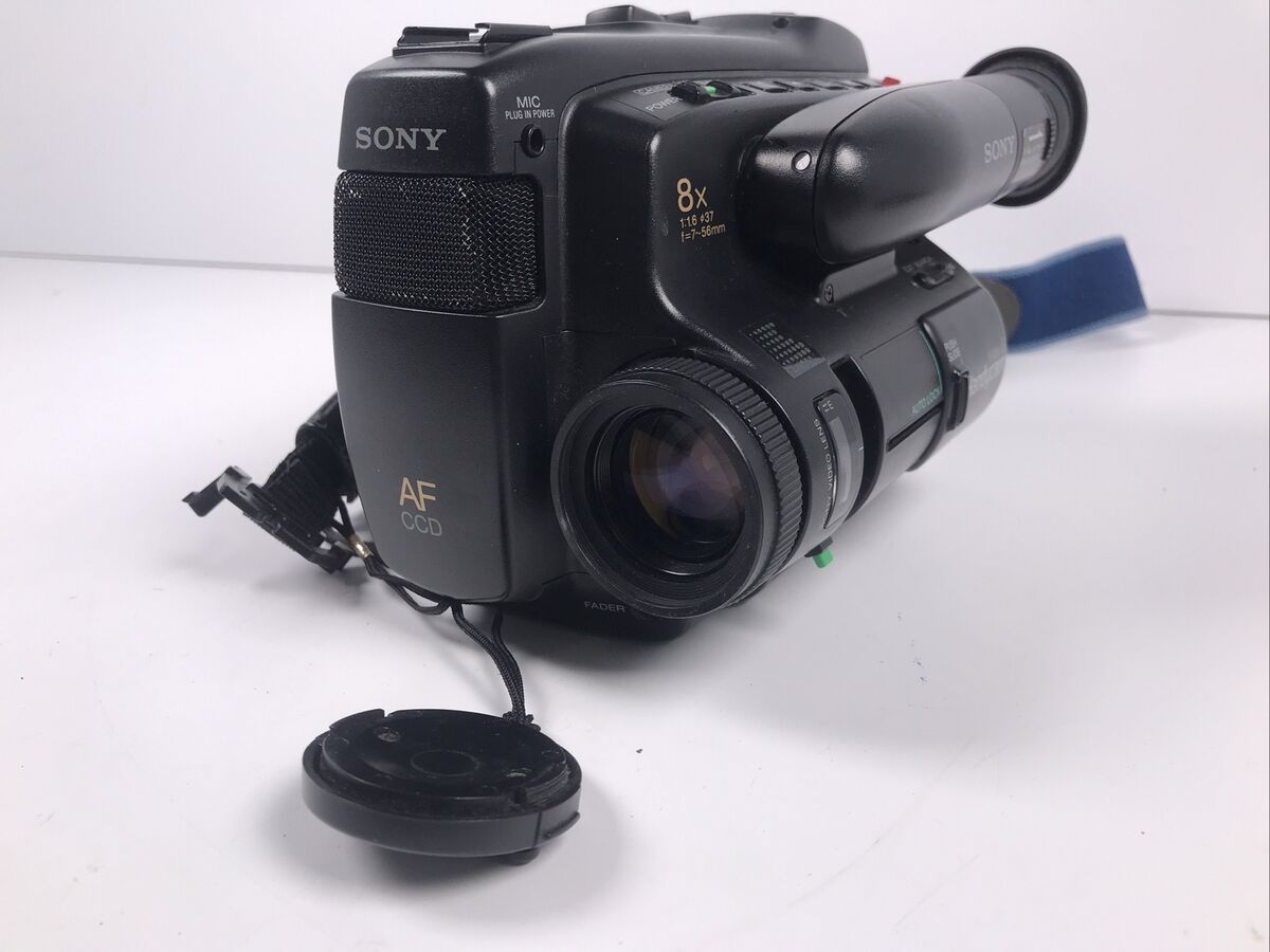 Sony Handycam CCD-TR6 Black Autofocus Video8 8x Optical Zoom