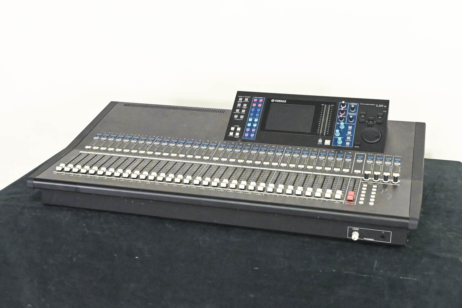 Yamaha LS9-32 32-Input Digital Mixing Console CG01SF5 | eBay
