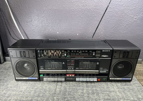 SONY CFS-W600 STEREO AM/FM CASSETTE RADIO BOOM BOX W/DETACHABLE