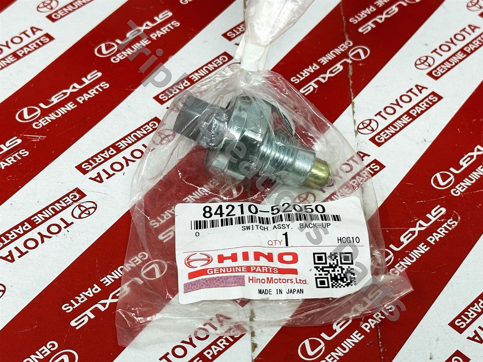 Toyota Genuine 84210-52050 Switch Assy Back-Up Lamp 8421052050 OEM