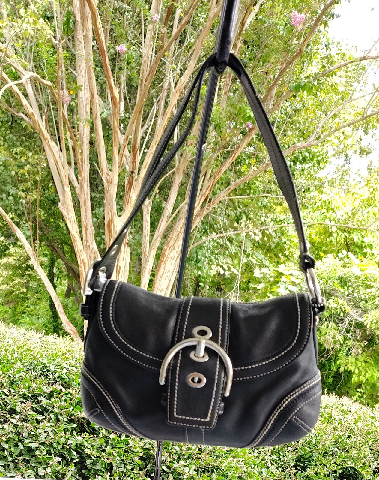 Coach SMALL 10577 Vintage Y2K Black Soho Leather Crossed Handle