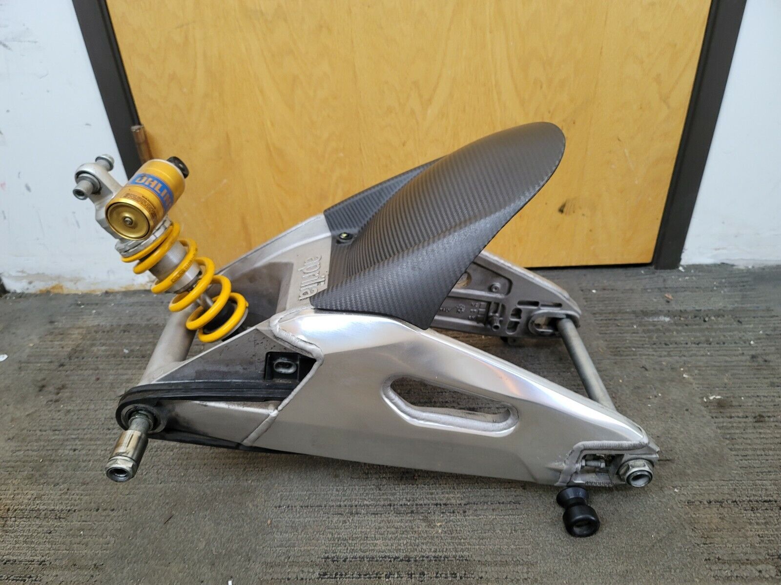 10-14 Aprilia RSV4 RSV 4 REAR SWINGARM SHOCK LINKAGE AXLE PIVOT