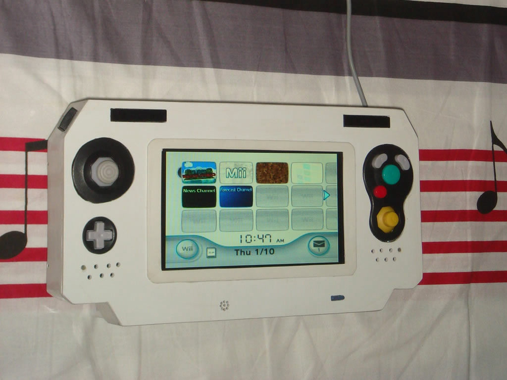 世界に一つしかないポータブルタイプのWii - GIGAZINE