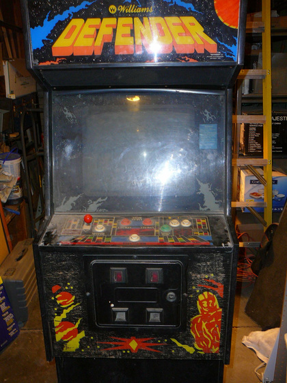 世界初のスクロール型シューティングゲーム「ディフェンダー」のソース