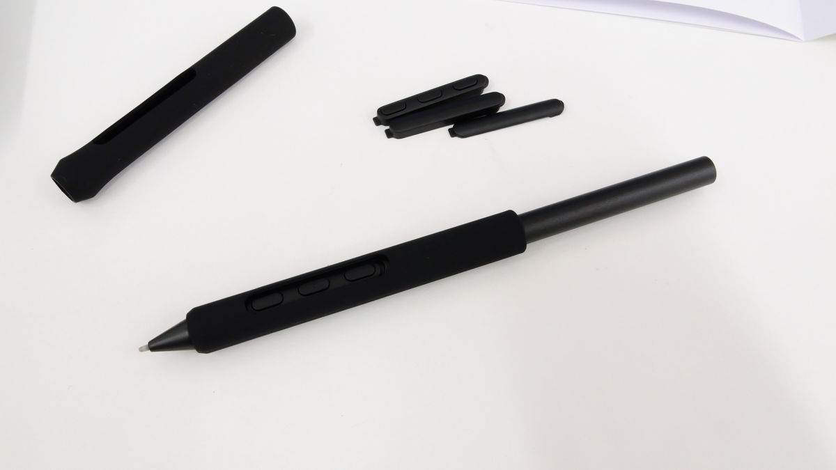 プロに「いつも以上の描き心地」と言わしめるワコムの4K・27インチ液