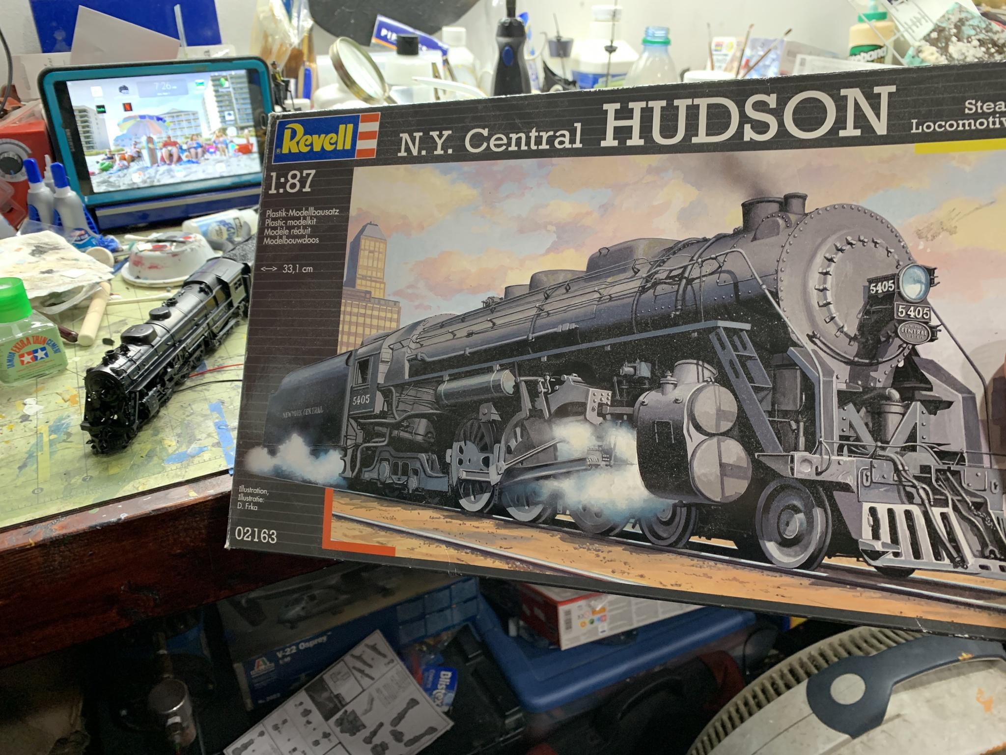 Revell's 1/87 scale NY Central Hudson - Figures and Misc