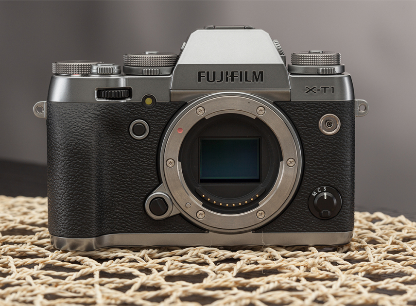 Fujifilm X-T1 Graphite Silver Edition Review | PCMag