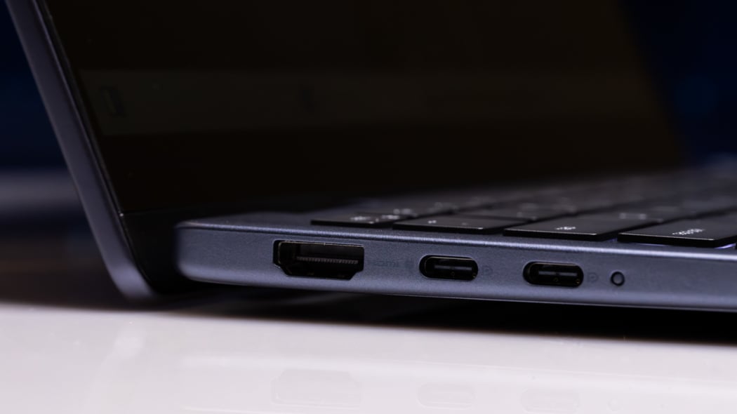 Dell 14 Plus 2-in-1 (DB04255) Review: A Solid Build, But a Second