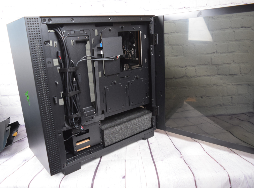 Razer Tomahawk ATX Review | PCMag