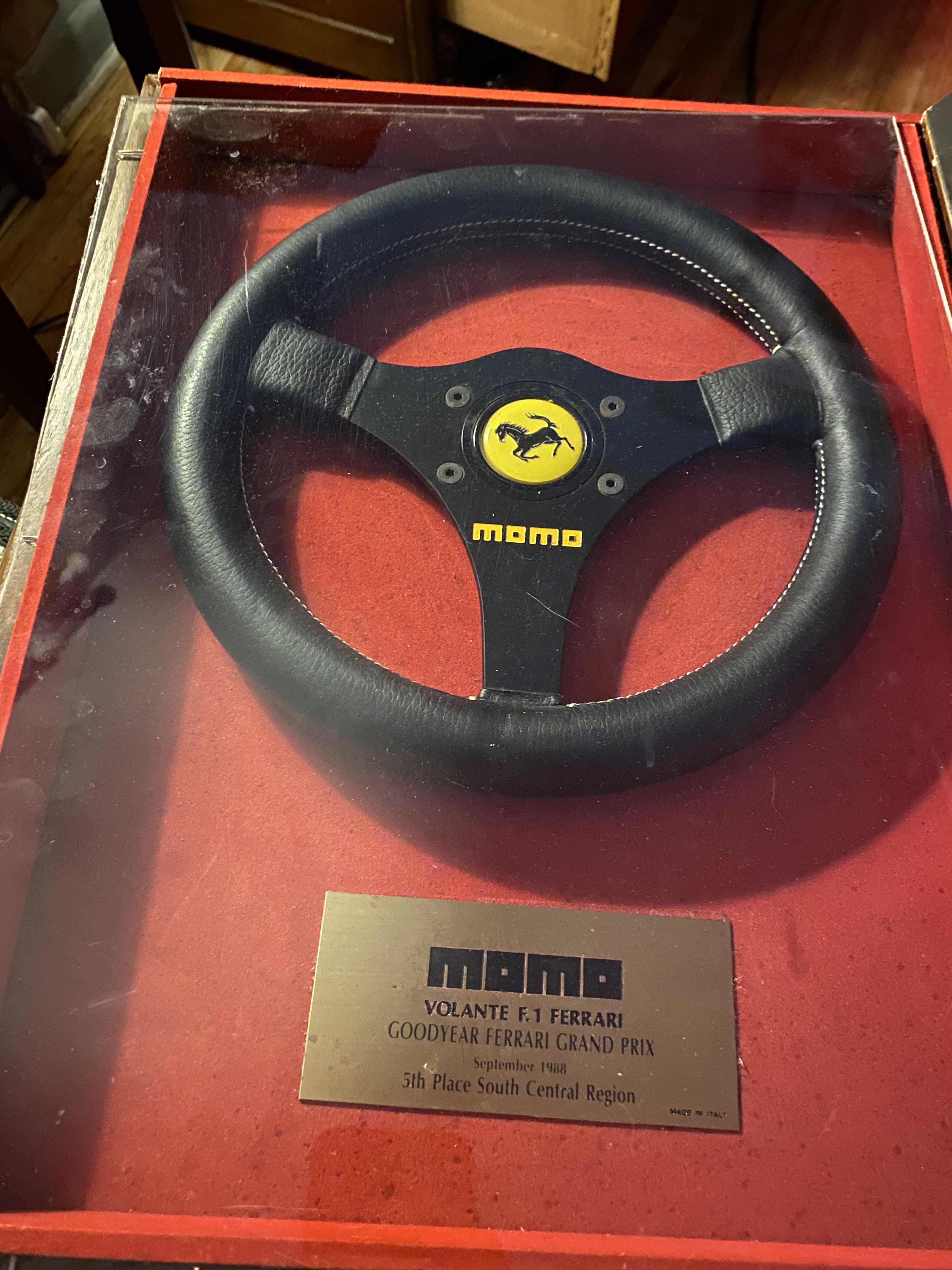 1988年 F1 MOMO フェラーリ ステアリングホイール : r/Ferrari