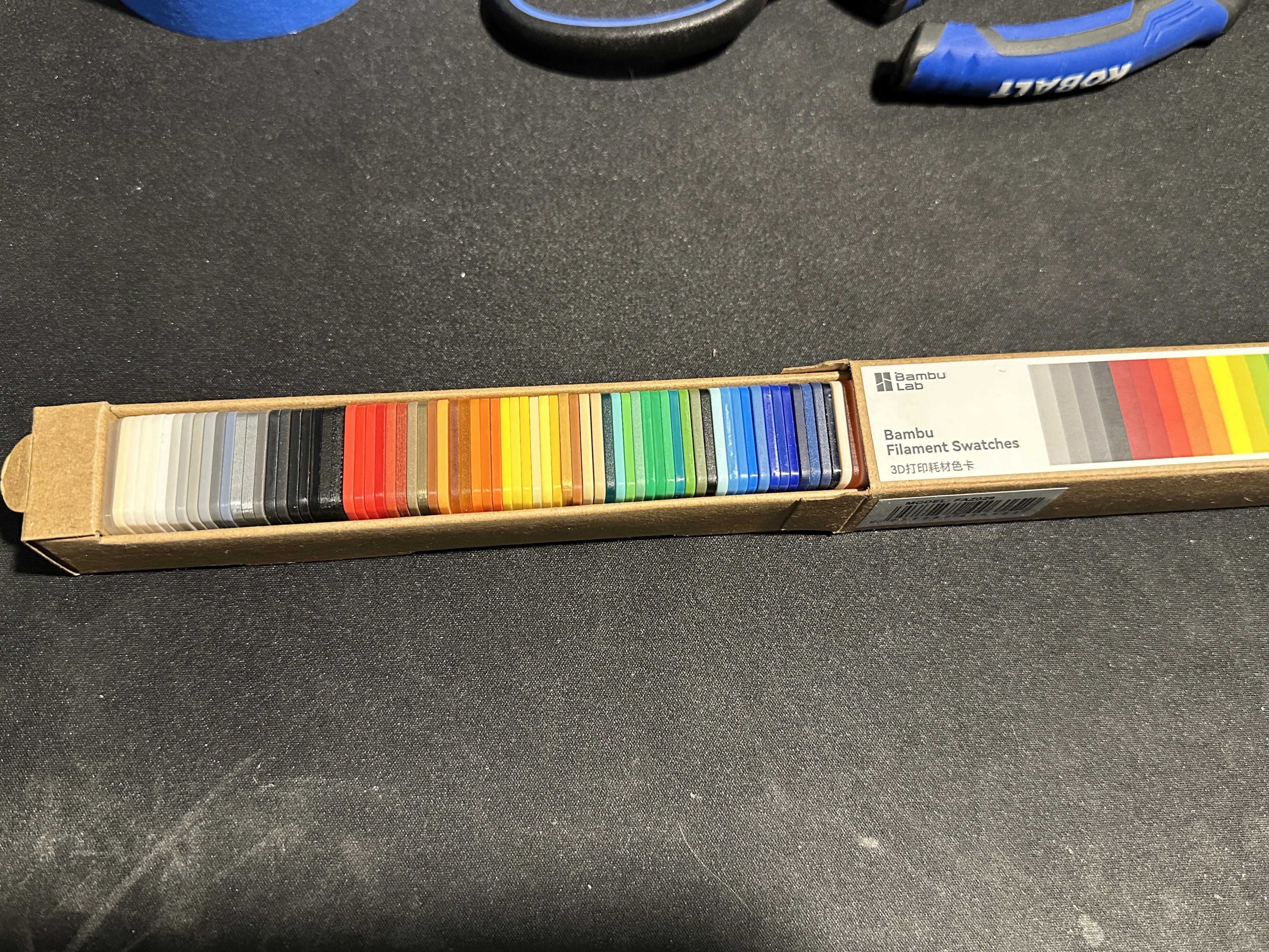 フィラメントの見本がリフィルの注文と一緒に投げ込まれた : r/BambuLab