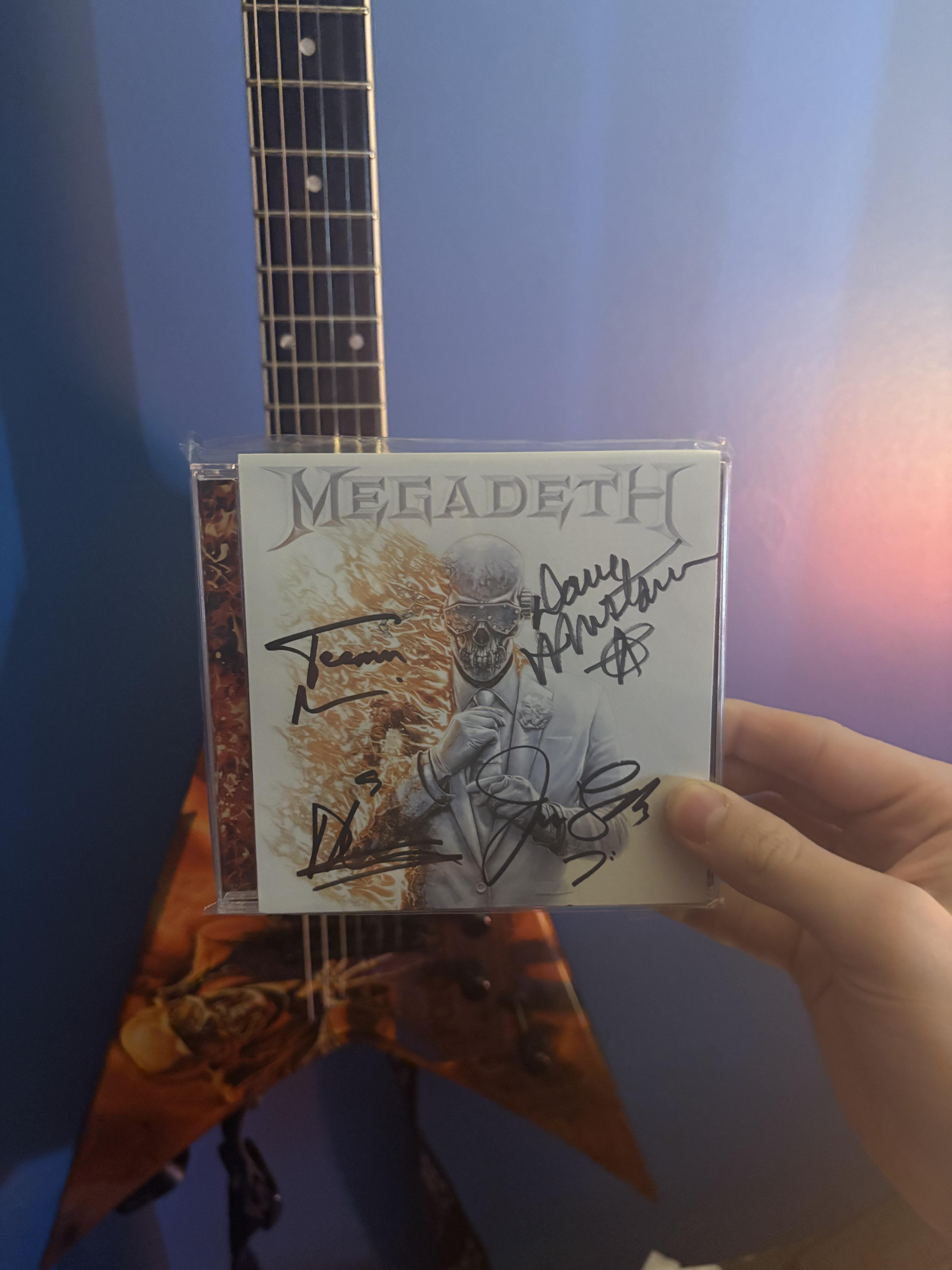 メガデスのサイン入りCDゲットした！ : r/Megadeth