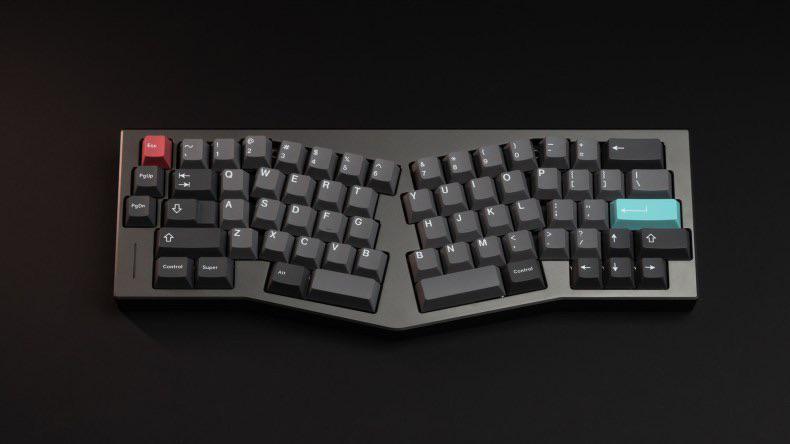 Are there any keyboards with a similar layout to OwLab Spring that