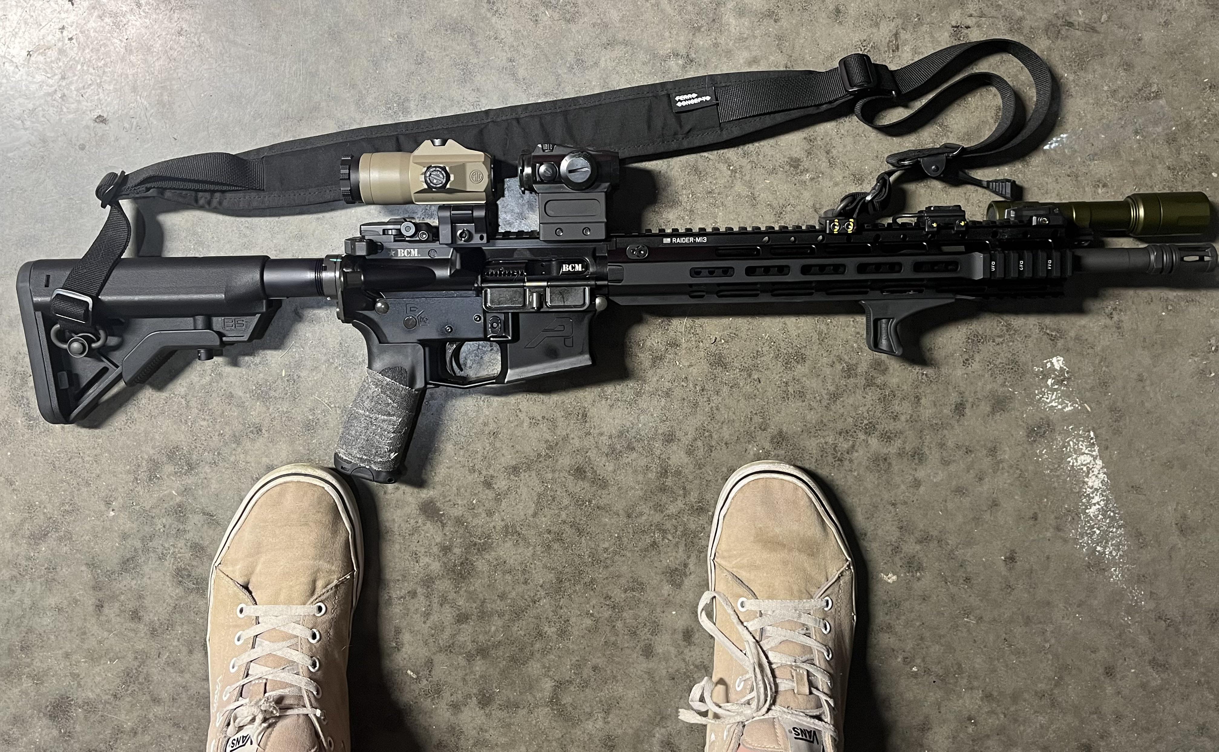 Reddit スペシャル、新しいレイダーレール付き : r/ar15