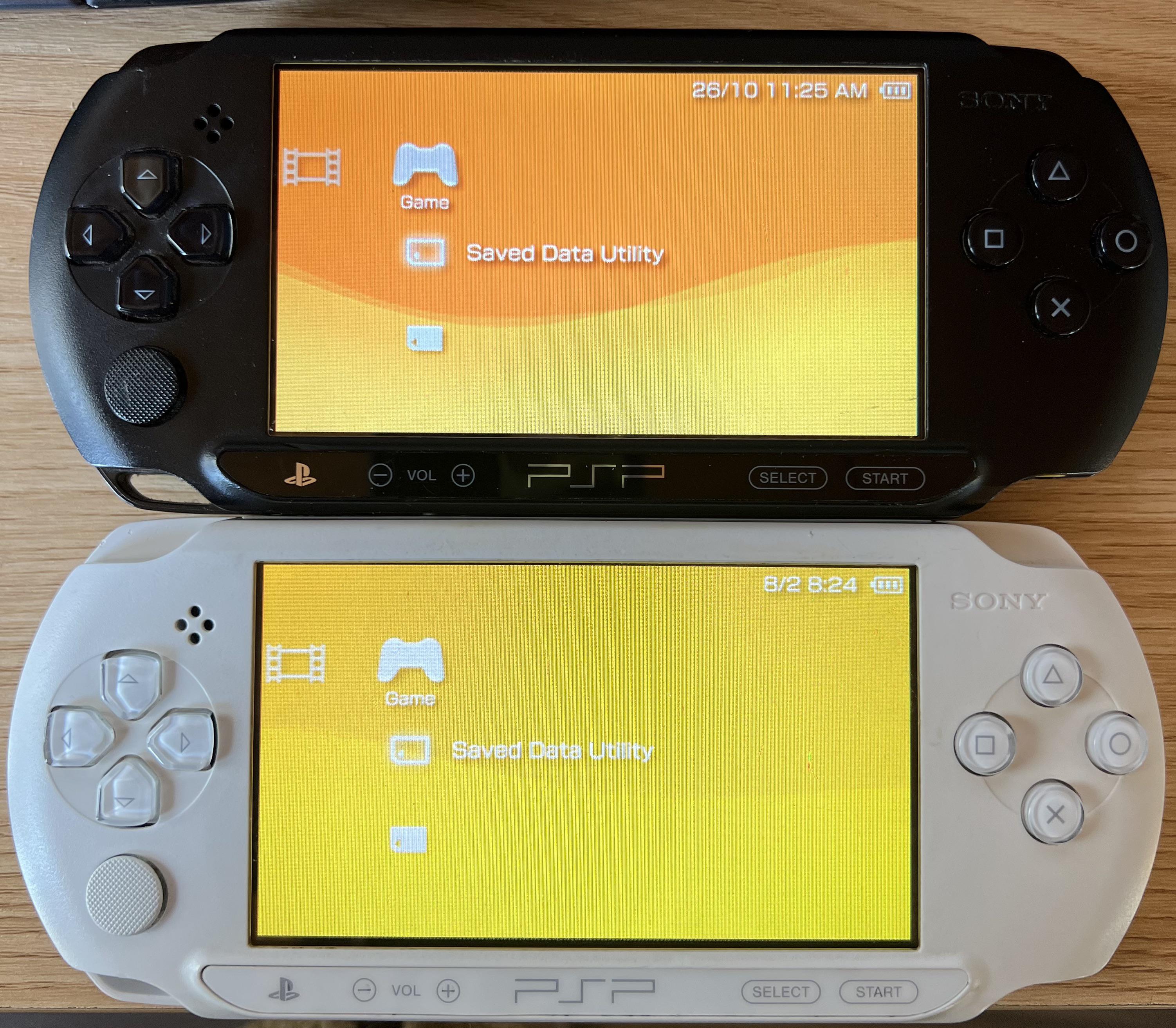どっちのPSP Streetが好きか、マジで決められないんだよね。 どの色が