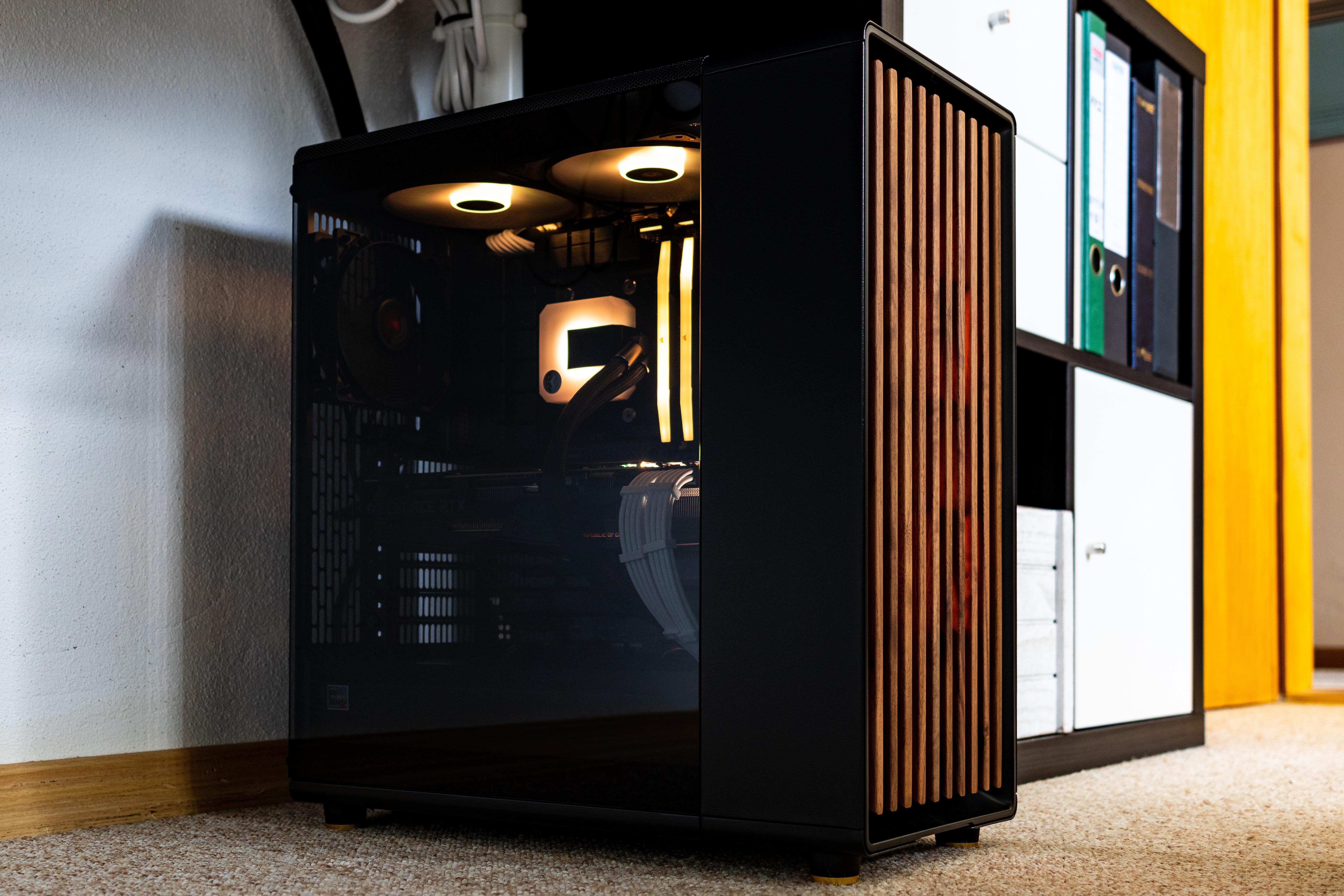 Fractal Design North Charcoal Black TG の新しい自作PC : r/pcmasterrace