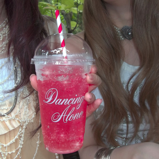 DANCING ALONE ‑「シングル」by KiiiKiii | Spotify