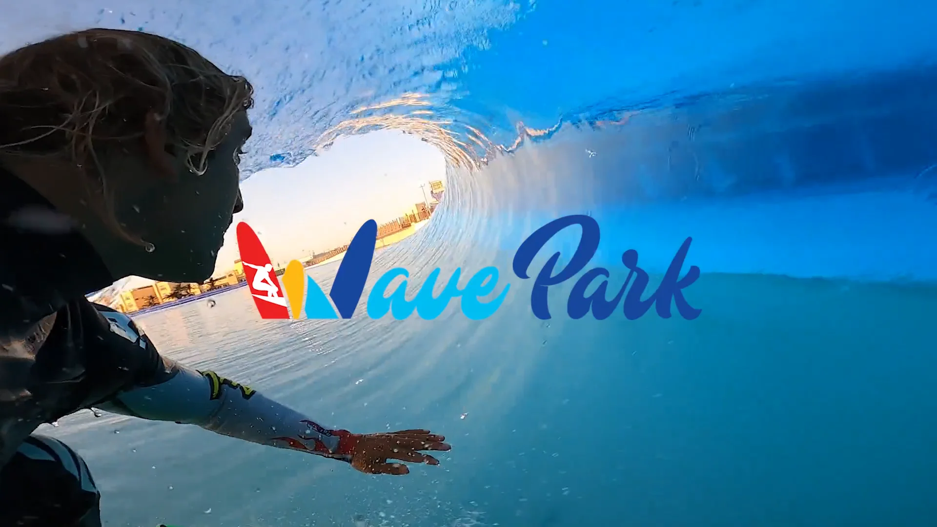 韓国・始興市のタートルアイランドに建設された世界最大の人工サーフ