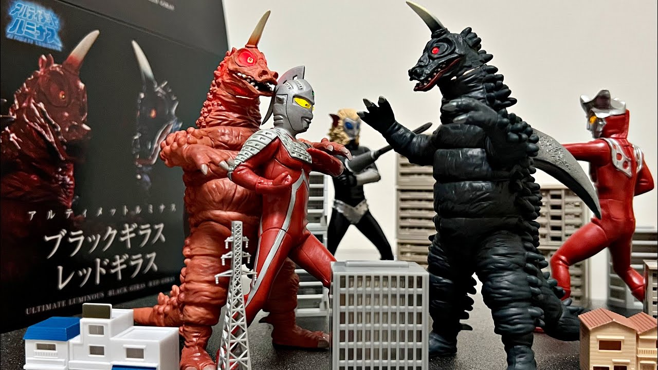 The long-awaited twin monsters!] Ultimate Luminous Black Gilas and