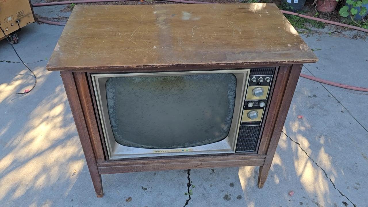 1966 Motorola Color Tube Television Analysis - YouTube