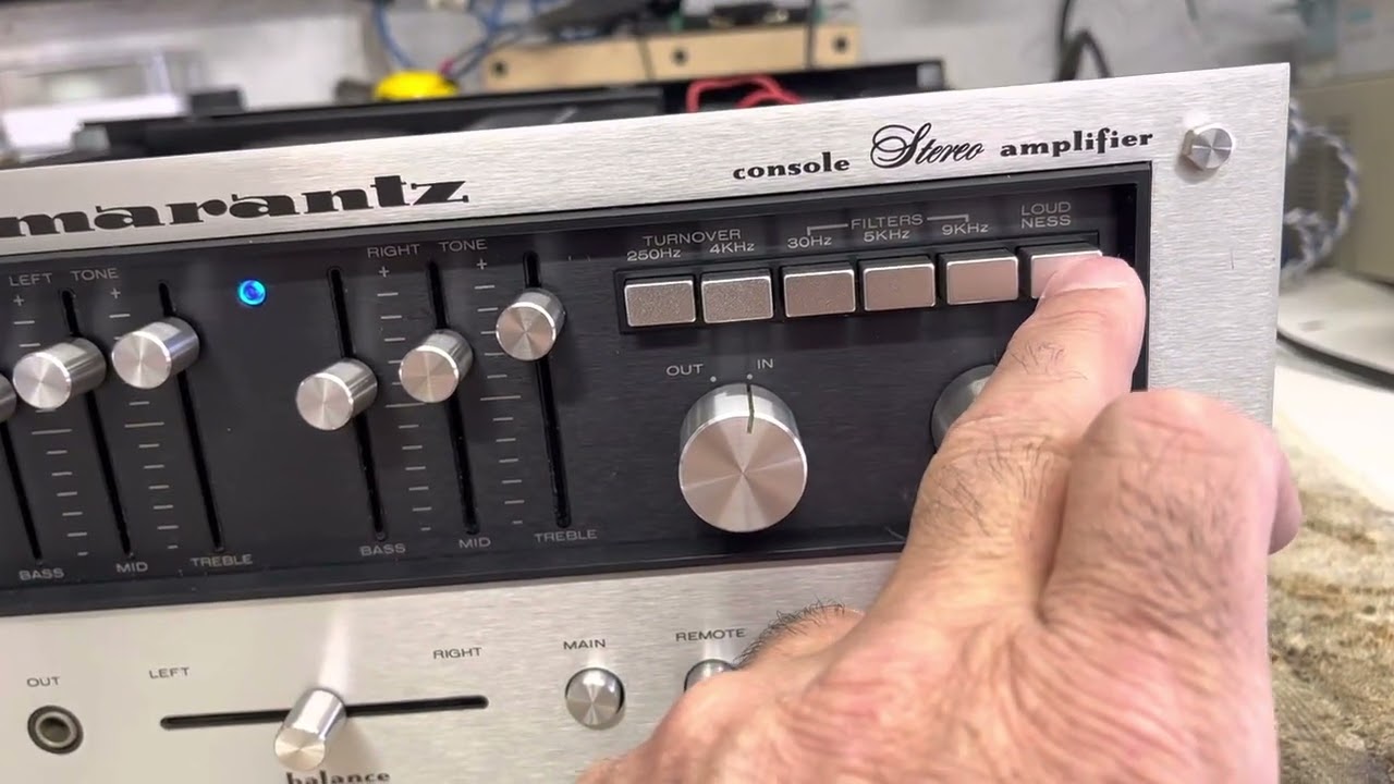 Marantz Model 1150 Integrated Amplifier - YouTube