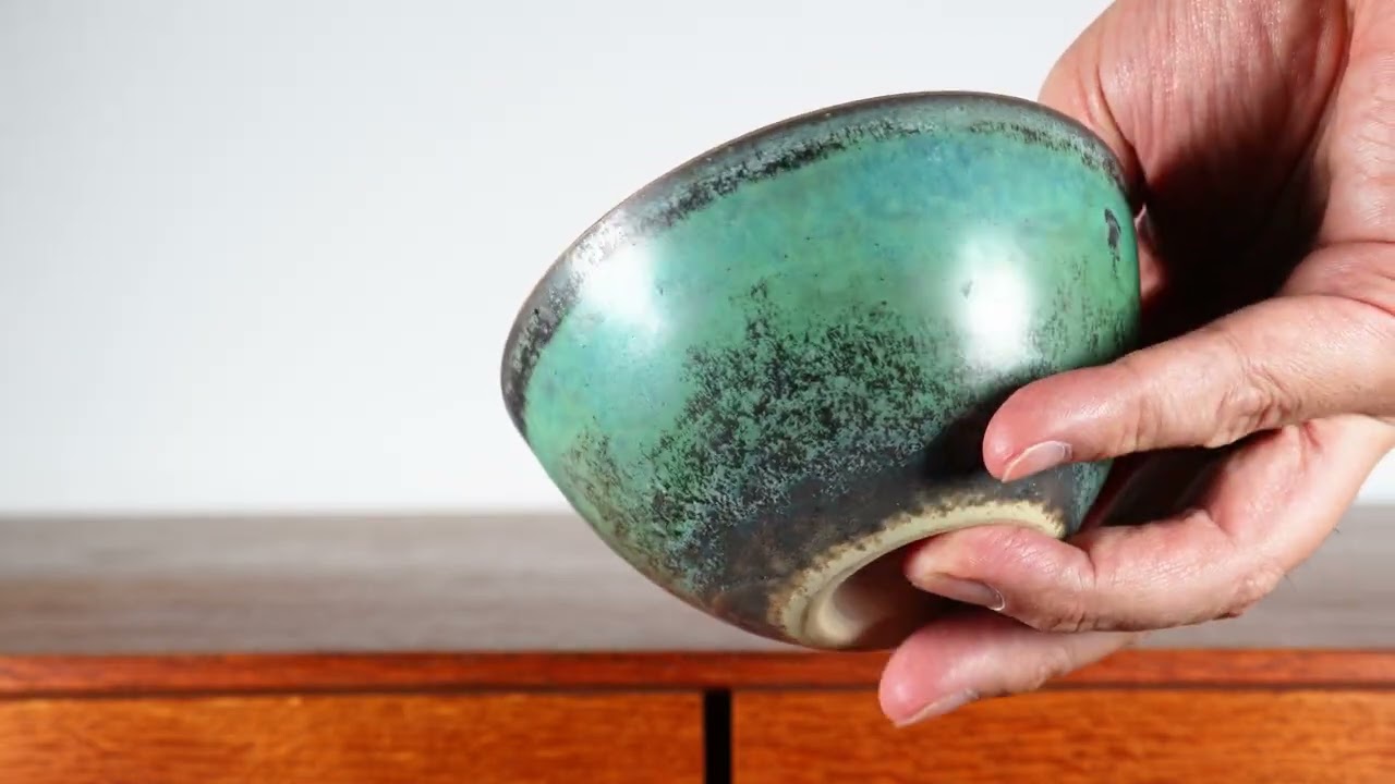 Stig Lindberg（スティグ・リンドベリ）緑釉捻文碗 - YouTube