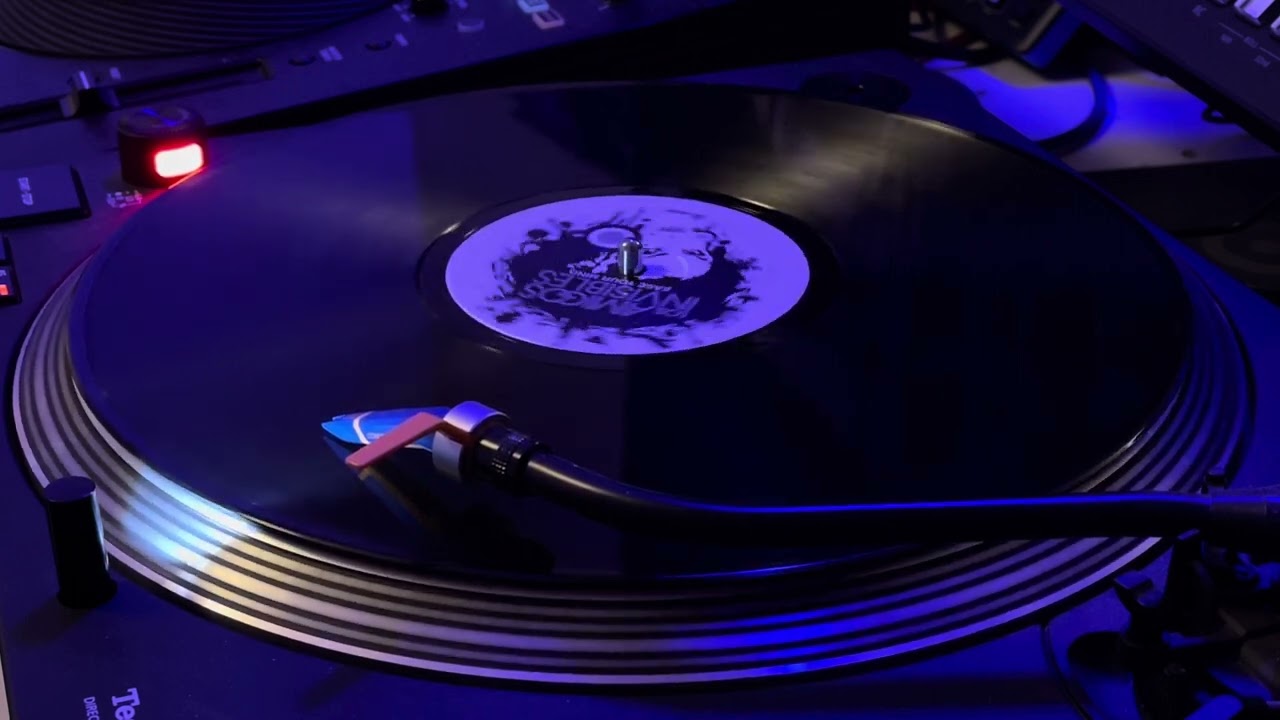 Los Amigos Invisibles – Ease Your Mind (Masters At Work Mix