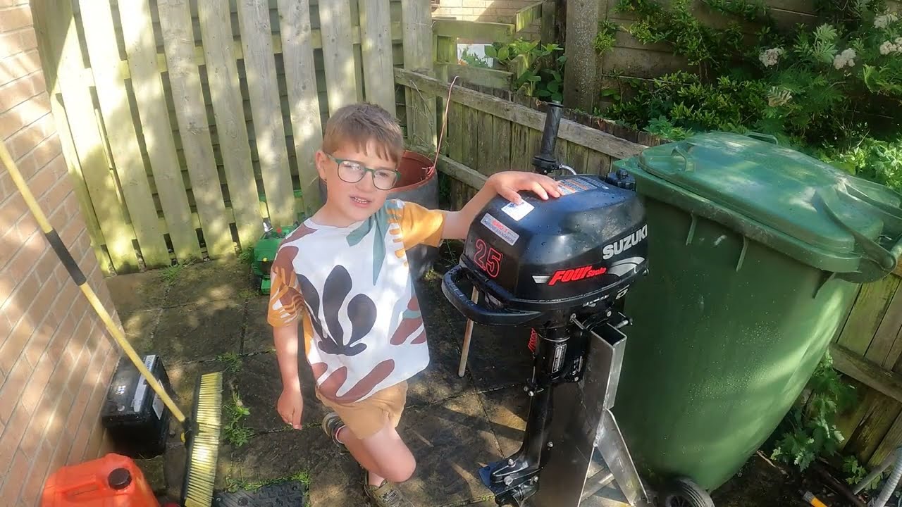 Let's Look At - Sunny Talks About His Suzuki DF2.5 4 Stroke