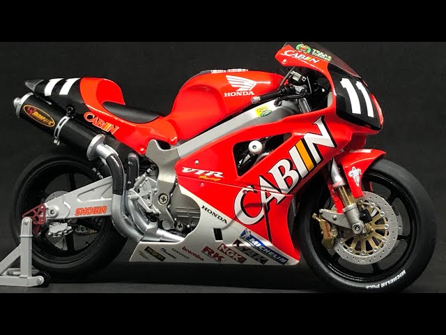1/12 Honda VTR 1000 8h Suzuka Valentino Rossi 2001 - YouTube