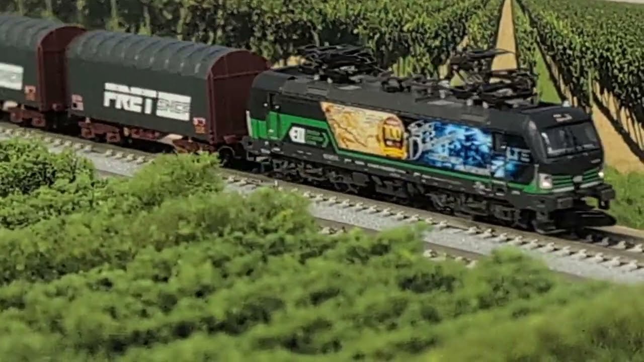 メルクリンZゲージ電気機関車のパンタグラフの高さを抑える：Baden谷九