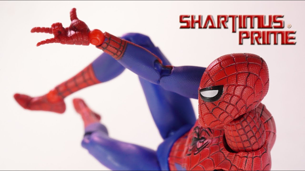MAFEX Peter B. Parker Spider-Man Into the Spider-Verse Medicom