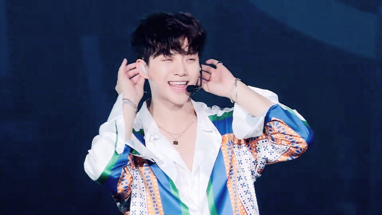 JUNHO (From 2PM) - What you want @ FLASHLIGHT - YouTube